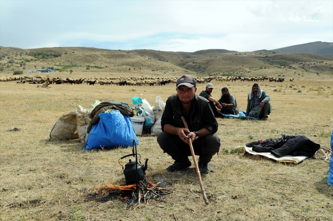 Göçerlerin Şanlıurfa'ya zorlu dönüş yolculuğu
